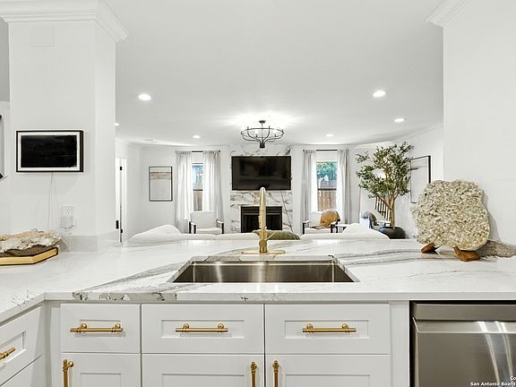 5th image of 2610 Melrose Canyon