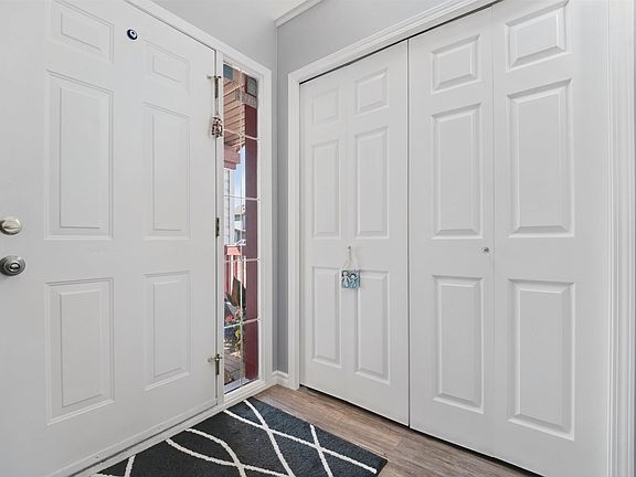 4th image of 12918 162a Ave NW