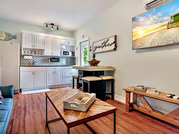 5880 SW 32nd Ter, Fort Lauderdale, FL 33312