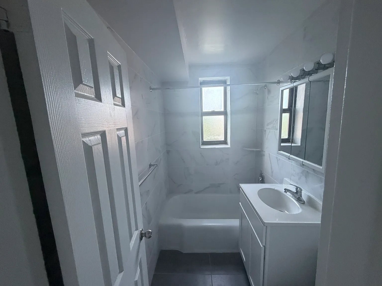 2 bed, 750 sqft, $2,900 — Photo 4