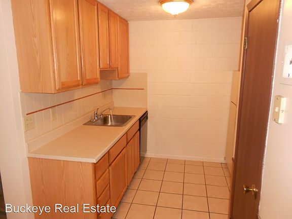 4th image of 1574-1592 Worthington St Unit 1576