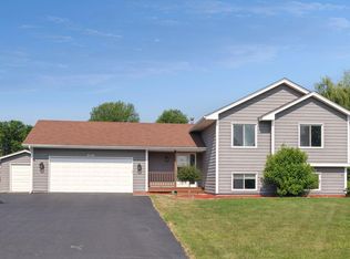 8430 Egret Ct, Chanhassen, MN 55317