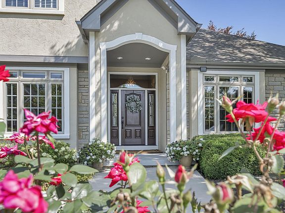 3rd image of 5976 Heritage Lakes Dr