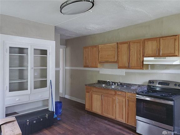 5th image of 2713 W 3rd St
