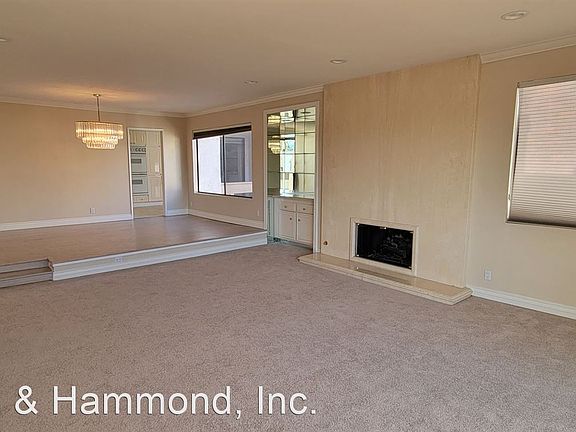 5th image of 17140 Burbank Blvd Unit 305