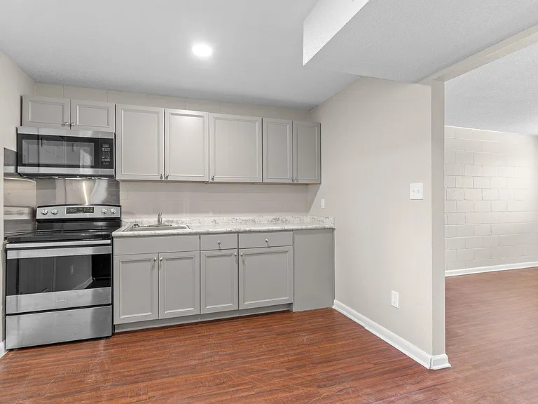 1305 Clay St #1 — Photo 15