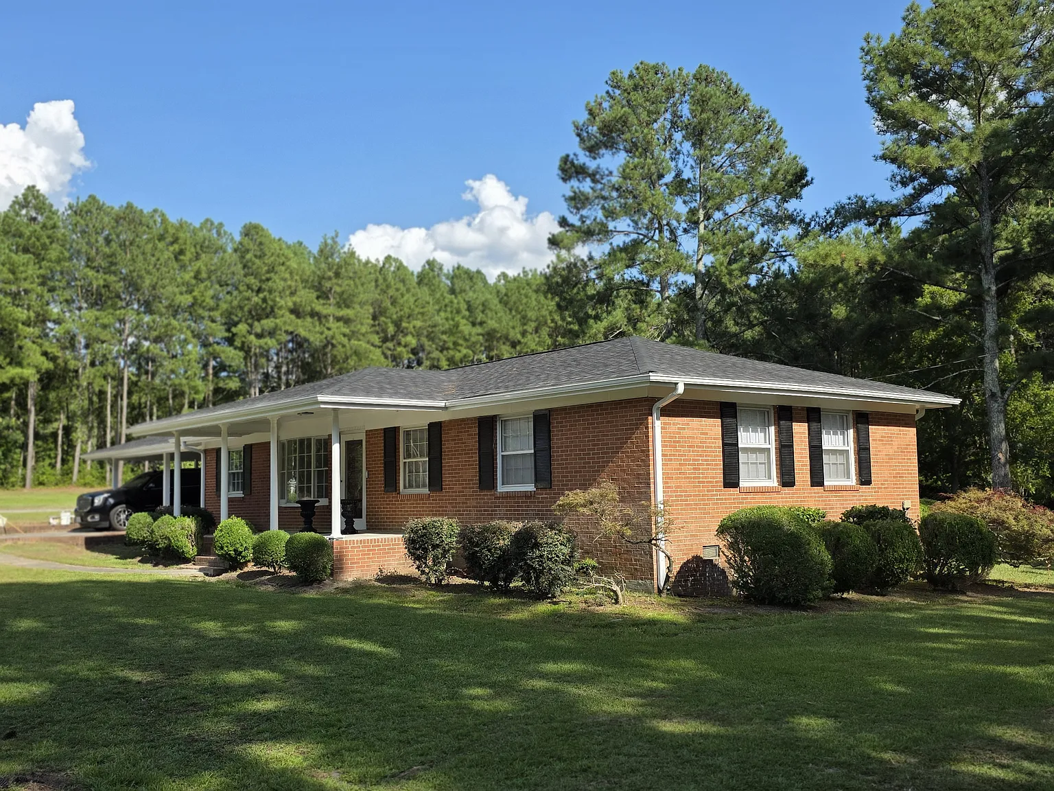 4 bed, 2880 sqft, $3,000 — Photo 1