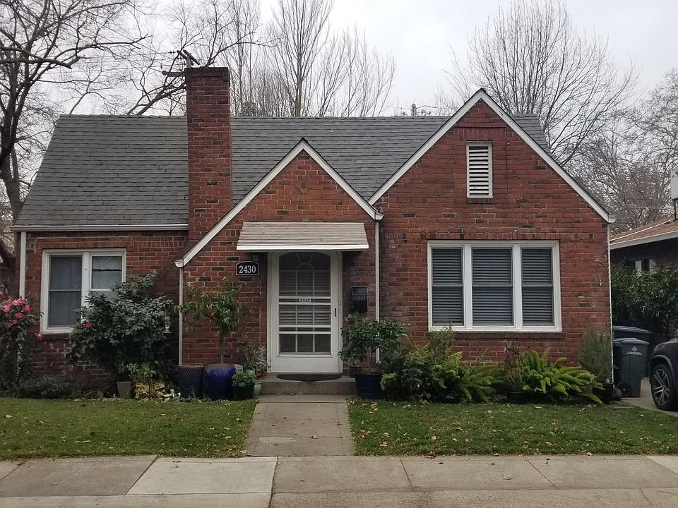 Front view of home