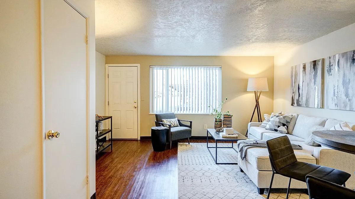 Building Photo - Spacious and immaculate townhomes!