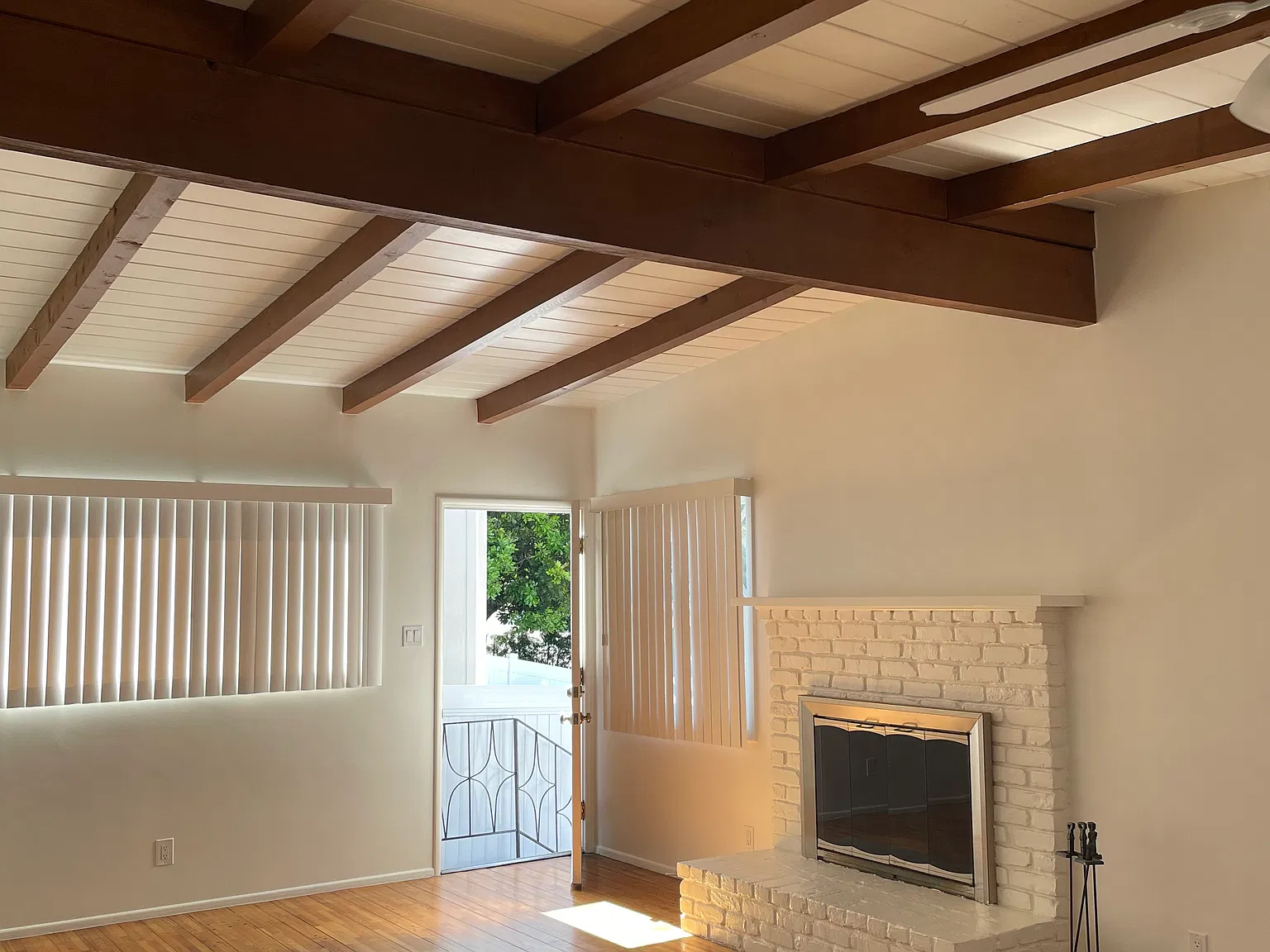 3 bed, 1080 sqft, $7,000 — Photo 3
