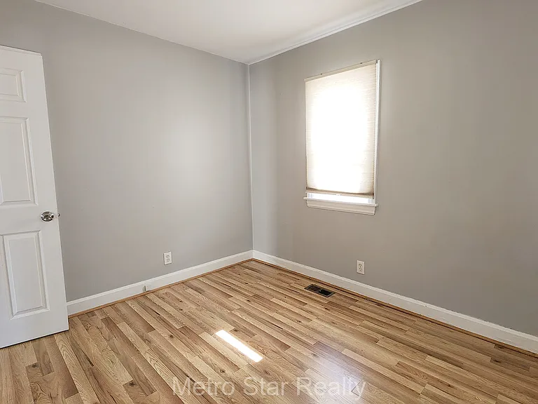 353 W Brockton Ave — Photo 9
