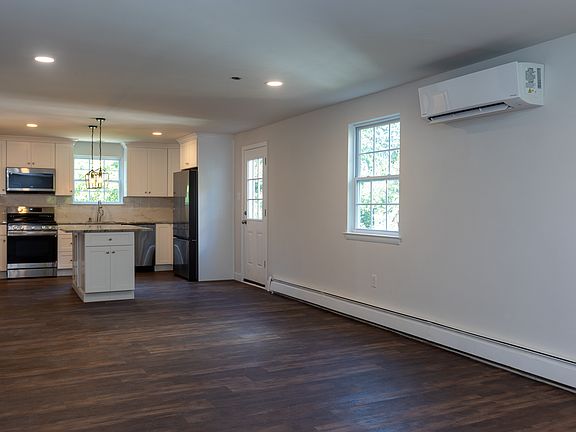 5th image of 180 Chester Ave