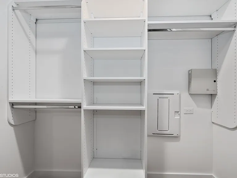 4405 N Artesian Ave #205 — Photo 7