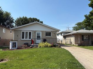 3295 Aurora Dr, Windsor, ON N8R1Y9