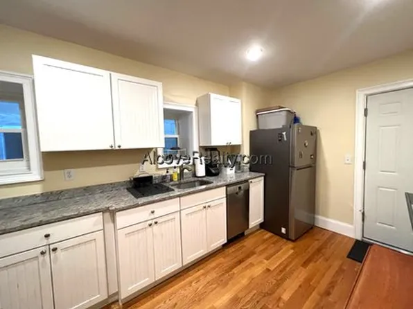 (undisclosed Address), Somerville, MA 02145