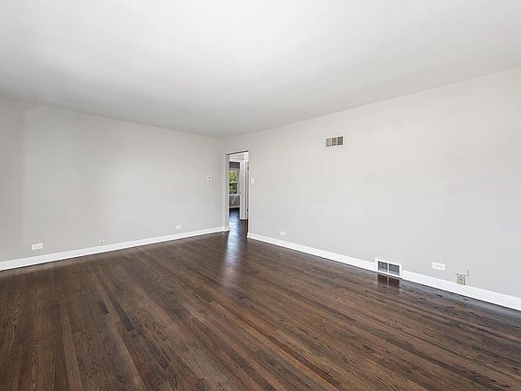 3rd image of 1251 Balmoral Ave APT 2N