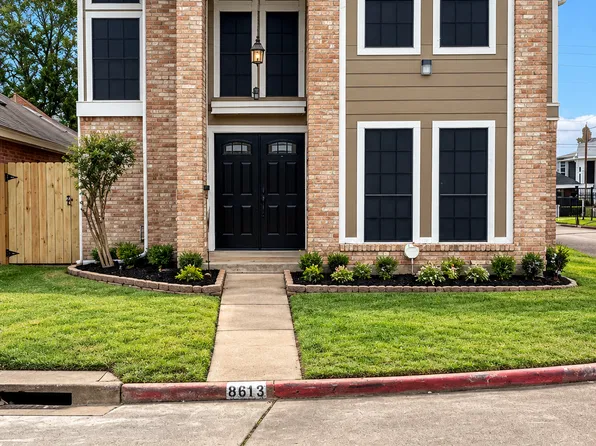 8615 Beechcrest St, Houston, TX 77083