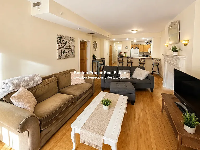 1406 Beacon St #7 — Photo 2