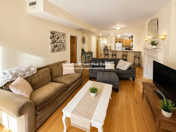 1402 Beacon St, Brookline, MA