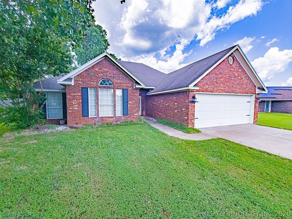 1st image of 2704 Forrest Cir