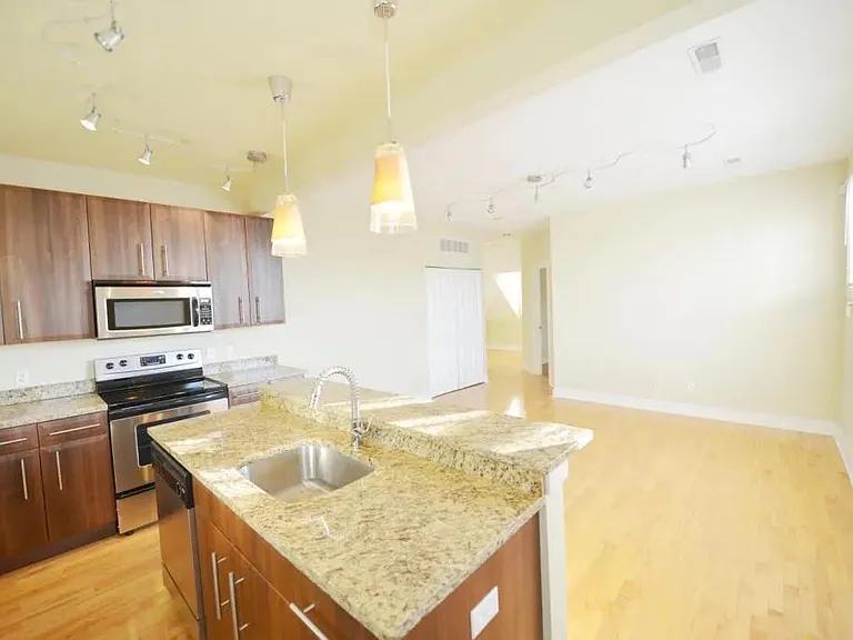 1520 S Grand Blvd — Photo 4