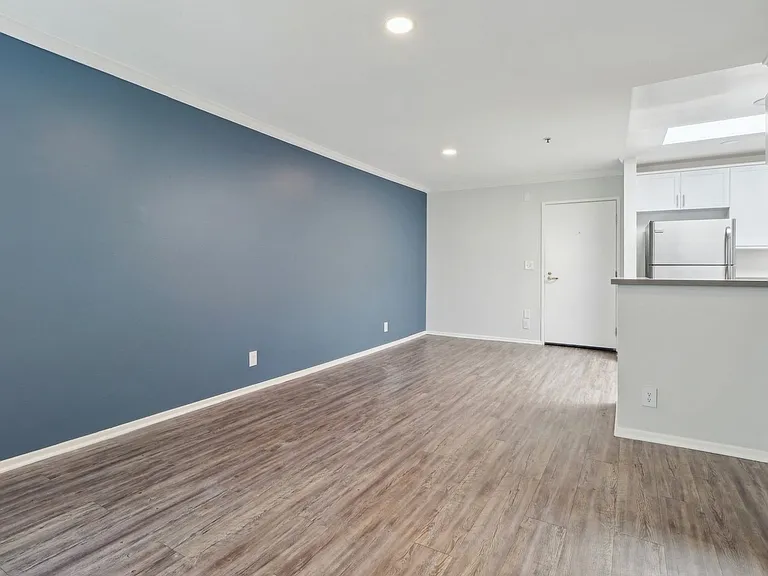 1223 Federal Ave — Photo 85