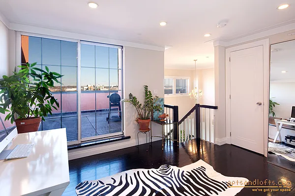 Sold by aptsandlofts.com | media 13