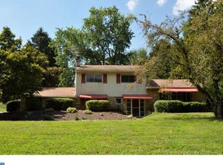 915 Whitney Ln, Maple Glen, PA 19002