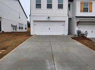 110 Auburn Woods Dr, Auburn, GA 30011