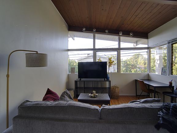 2nd image of 14409 1/2 Califa St #1/2