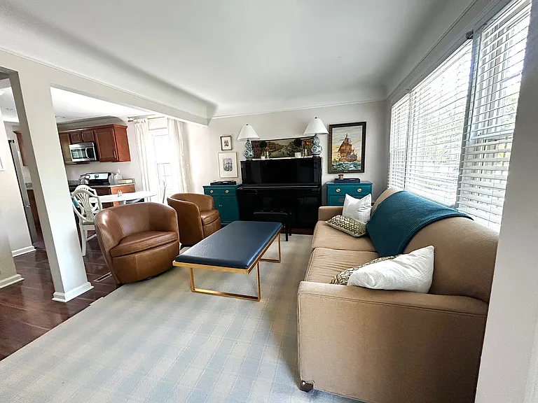 426 Hillcrest Ave — Photo 5