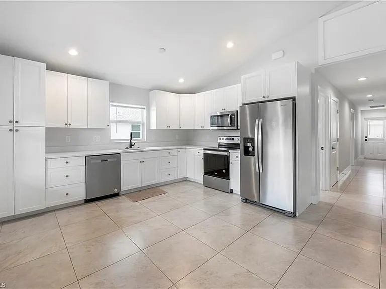 27302 Dortch Ave — Photo 11