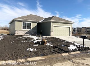 21719 North Rdg, Peculiar, MO 64078