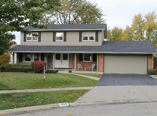 334 Dorchester Ln, Elk Grove Village, IL 60007
