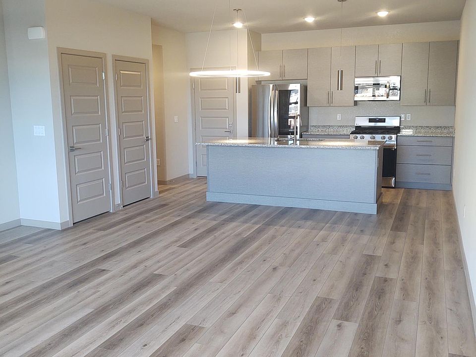 Wood laminate flooring - easy to clean and looks great!