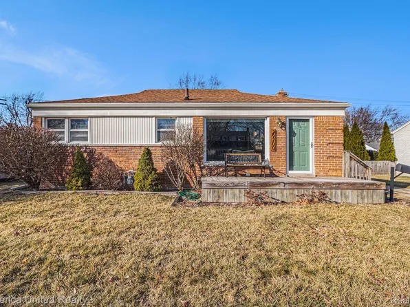 29700 Minton St, Livonia, MI 48150