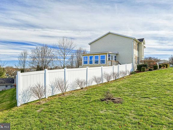 5th image of 2429 Aspen Way
