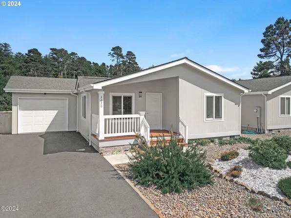 3620 Sea Mist Ave, Depoe Bay, OR 97341