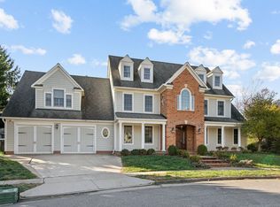 8802 Northern Spruce Ln, Alexandria, VA