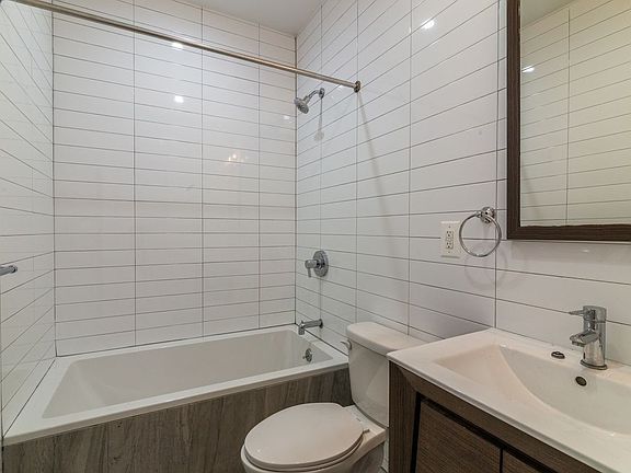 4th image of 2067 7th Ave APT 2B