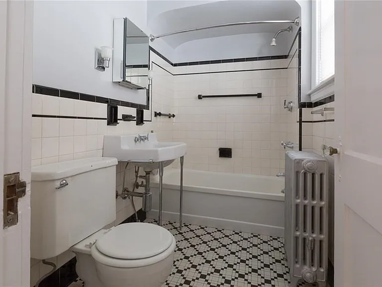 185 Carpenter St #2 — Photo 11