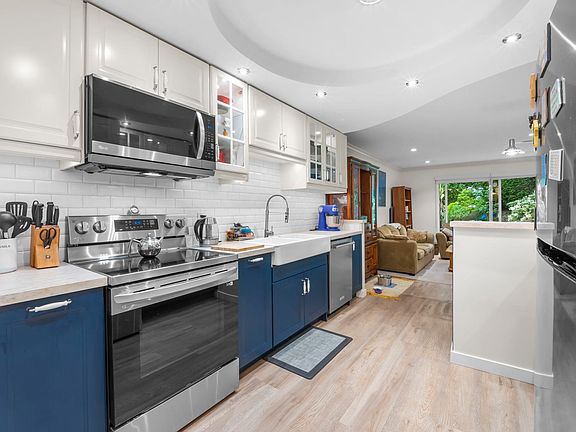 4th image of 1386 Lincoln Dr #135