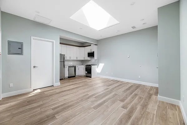 Rented by REAL New York | media 37