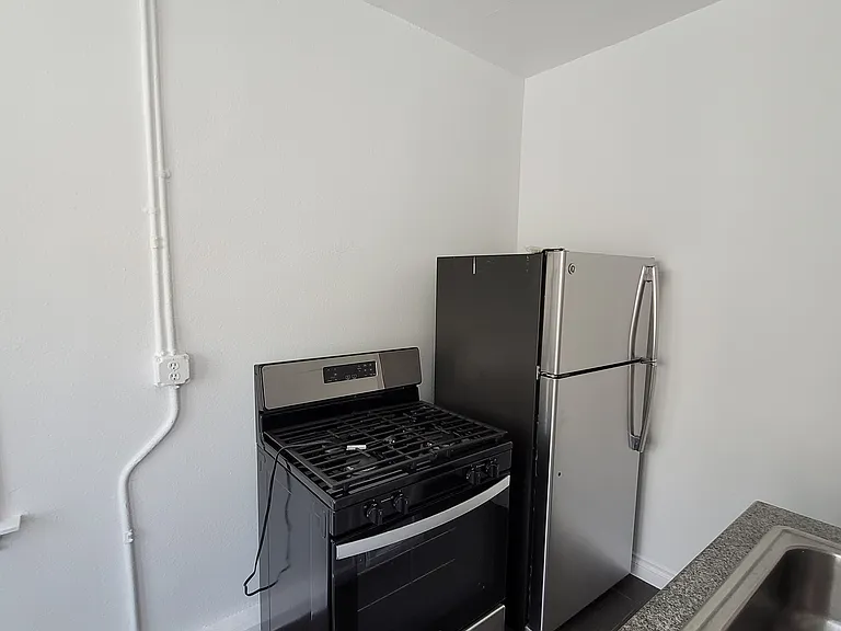 512 S Park View Street — Photo 34