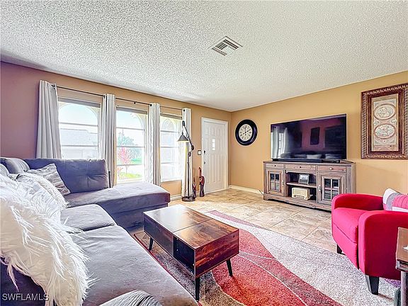 5th image of 4203 SW 6th Pl