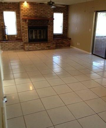 Family room w/ fireplace