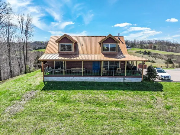 1520 Holly Bend Dr, Byrdstown, TN 38549