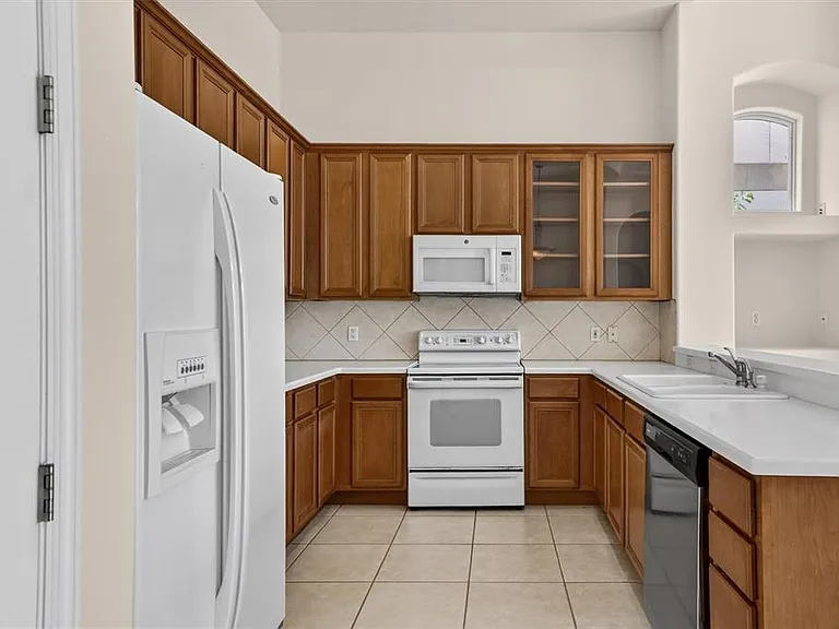 8506 Saint Marino Blvd — Photo 13