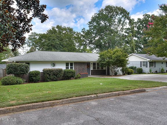 3rd image of 2421 Persimmon Road