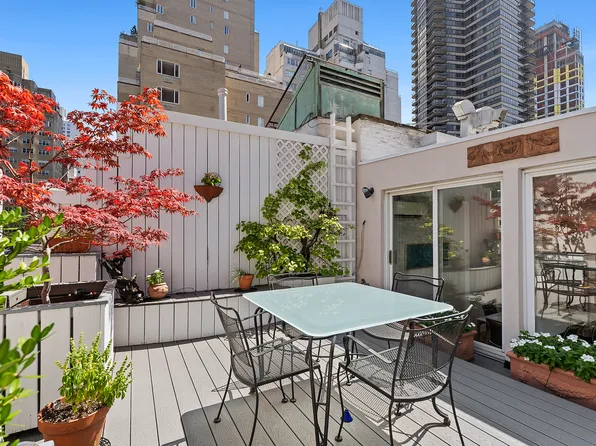 152 East 63rd Street image 6 of 22